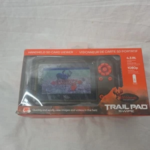 Lector de tarjetas SD Wildgame Innovations VU60 Trailpad Swipe con baterías (BVP) - Imagen 1 de 2