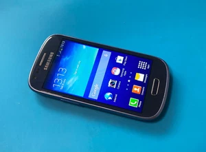 Smartphone Samsung Galaxy S III Mini (GT-i8200N), sbloccato, 3G, buone condizioni - Foto 1 di 4