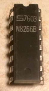 Signetics N8266B - Multiplexor digital de 2 entradas y 4 bits - Nuevo de lote antiguo - Imagen 1 de 1