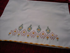 *VINTAGE EMBROIDERED SINGLE PILLOW CASE YELLOW FLOWER DESIGN 21X32
