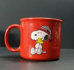 Taza de café roja de Navidad Peanuts Snoopy Stocking Cap Woodstock - Imagen 1 de 8