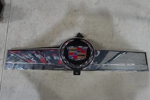 Cadillac Escalade 2007-2014 puerta levadiza moldura con cámara #090901-35e - Imagen 1 de 5