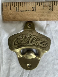 Abridor de botellas de latón Coca Cola - Imagen 1 de 3