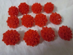 12 Red resin flower shank buttons New - Picture 1 of 2