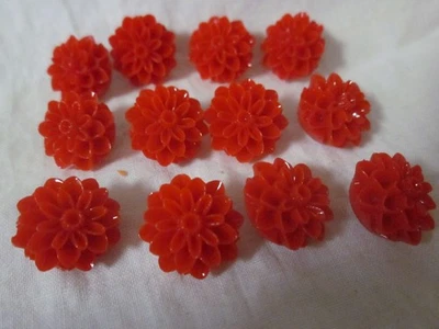 12 Red resin flower shank buttons New - Image 1 of 2