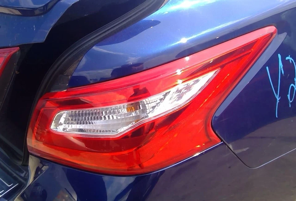 Nissan Altima 2016 2017 pasajero derecha derecha luz trasera lámpara | cuarto montado Foto 1 de 4