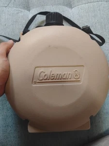 Cantimplora de agua Coleman con correa de transporte plástico resistente camping senderismo vintage - Imagen 1 de 2