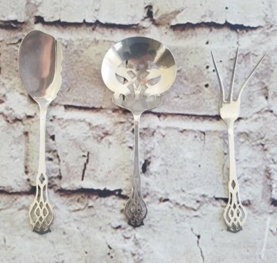 Lunt Sterling Silver Chippendale 1910 Lemon Fork Bon Bon Spoon Jelly Server VTG - Image 1 of 4