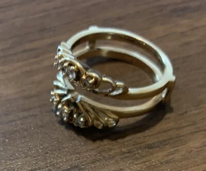 Anillo de piedras circonitas chapadas en oro tamaño 10,5 - Imagen 1 de 5