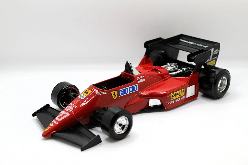 Bburago Ferrari F1 126 C4 1984 Michele Alboreto 1:24 Scale Diecast Model - Image 1 of 4