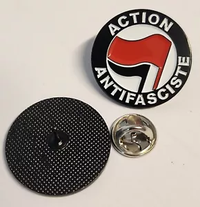 ACTION ANTIFASCISTE PIN MBA 735 - Bild 1 von 1