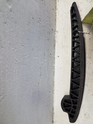 1999-2001 Porsche 911 3.4L Timing Chain Guide 99610517552 (M175) - Изображение 1 из 3