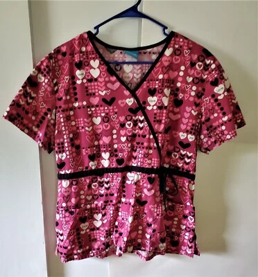 H.Q. Scrub Top Women's Size Medium Valentines Hearts Elastic Waist - Image 1 of 4