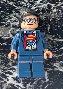 Lego Clark Kent Minifigur DC COMICS DVD Exclusive Figur Gebraucht - Bild 1 von 3