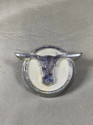 Authentic Original Vintage Ford Ranchero Bull Emblem 1960s 1970s Badge Foto 1 de 4