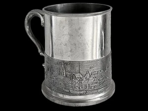 TAZA JARRA DE PELTRE MULLINGAR IRLANDA VINTAGE con ESCENAS DE CIUDAD ELEVADAS - Imagen 1 de 8
