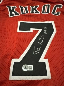 Camiseta deportiva firmada por Toni Kukoč de los Chicago Bulls "HOF '21" AUTO BAS Holo - Imagen 1 de 6