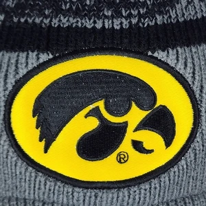 Univ of Iowa Hawkeyes by J-America Kopfbedeckung Backcountry Strick Bommel grau Beanie Neu mit Etikett - Bild 1 von 17