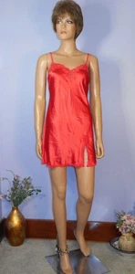 Nuevo con etiquetas Camisón Victoria’s Secret Rojo Brillante Pequeño Brillante Estrás, S - Imagen 1 de 9