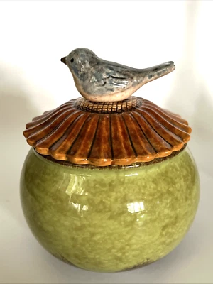 Винтажная зеленая банка Grasslands Road Jam с крышкой из капельной глазури и разбрасывателем Blue Bird  - Изображение 1 из 4