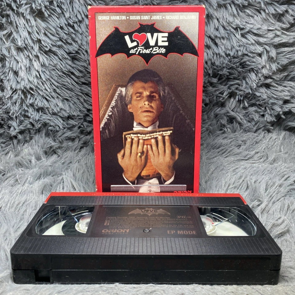Love At First Bite VHS 1993 Movie Horror Comedy George Hamilton Orion Home Video - Image 1 of 4