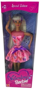 Muñeca Barbie de San Valentín 1997 vintage 17649 tarjetas de vestir de corazón rubio años 90 NRFB - Imagen 1 de 8