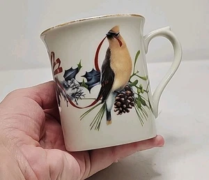 Vintage Lenox Winter Greetings Waxwing & Junco Bird Accent Mug Gold Trim - Picture 1 of 8