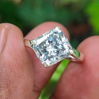 Anillo de diamantes grises de corte radiante de 3,75 quilates certificado - gran brillo y brillo - sin aranceles. Foto 1 de 4