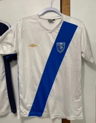 Vintage Umbro Made In The USA Guatemala Soccer Futbol Football Jersey Size M - Image 1 of 4