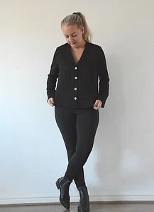 Ex New Look Black V-Neck Front Contrast Ivory Buttons Boxy Top/Blouse Size 6-8 - Picture 1 of 12