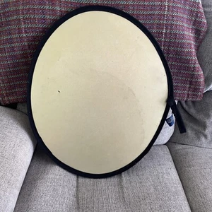 Lastolite Pop Up Collapsible Oval Gold And White Reflector 19” x 23” - Picture 1 of 3