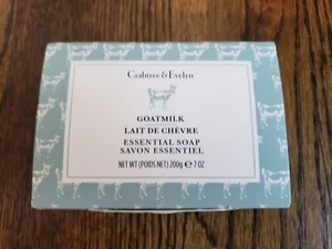 Jabón en barra esencial de leche de cabra Crabtree & Evelyn 7 oz/200 g - Imagen 1 de 3