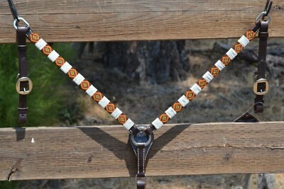 Cuello de pecho Circle Y 1" Infinity Wrap con cuentas - blanco/marrón/dorado/rojo Foto 1 de 3