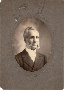 DISTINGUISHED OLDER GENTLEMAN : WONDERFUL SIDEBURNS : VINTAGE PHOTOGRAPH - Picture 1 of 3