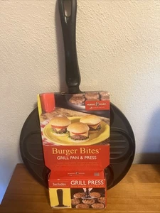 Sartén y prensa para mordeduras de hamburguesa Nordic Ware - Imagen 1 de 3