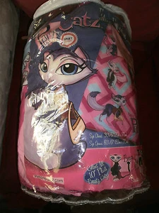 BRATZ PETZ CATZ FELINE FASHION SLEEPING BAG NEW - Picture 1 of 3