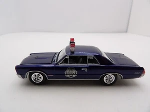 1965 PONTIAC GTO POLICE CAR 2017 JOHNNY LIGHTNING CLASSIC GOLD COLLECTION 1:64 - Picture 1 of 5