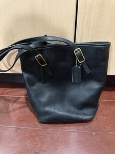 BORSA A TRACOLLA COACH PELLE NERA # 9803 VINTAGE ANNI 80 OTTIME CONDIZIONI MIGLIOR PREZZO - Foto 1 di 8