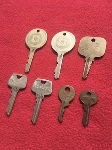 VINTAGE Marriot Marquis Atlanta Hilton BRASS Misc. Keys - Picture 1 of 7