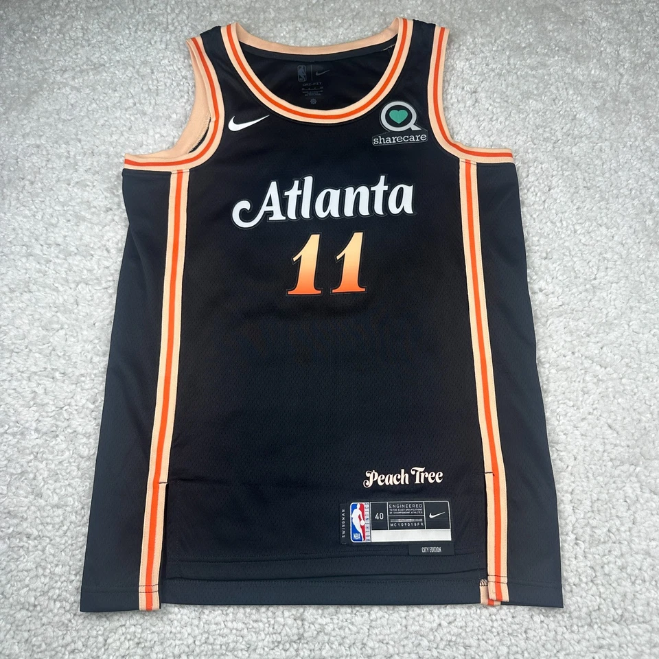 Camiseta Trae Young Hombre 40 Negra Atlanta Hawks 2022 Edición City Pelota Sin Mangas Foto 1 de 4
