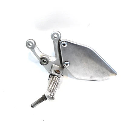 Reposapiés delantero izquierdo Yamaha YZF-R3 2019-2024 genuino 1x4-F7451-00-00 Foto 1 de 4