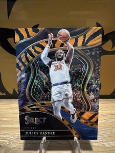 2023-24 Panini Select - Courtside Julius Randle #246 Tiger Stripes Prizm - Bild 1 von 2