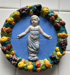 Targa Gesù Bambino 6 1/2 Pollici Della Robbia Faience Firmata Italia ARS - Foto 1 di 16