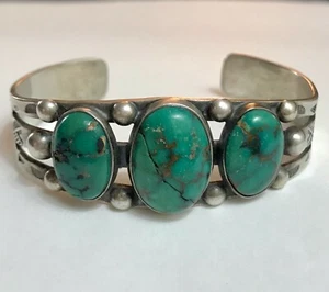 VINTAGE NAVAJO STAMPED SILVER TURQUOISE THREE STONE BRACELET - Picture 1 of 10