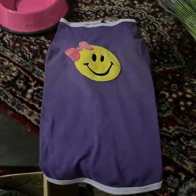 Dog Designer Top Smiley Face L 贴花紫色黄色 — 第 1/3 张图片