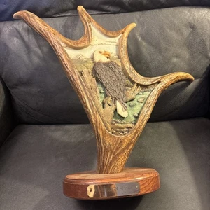 Sovereign Spirit - Amerikanischer Weißkopfseeadler auf Horn von Lance Domonoske Sculp 293/2500 - Bild 1 von 2