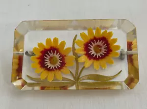 Vintage reverse carved rectangular Lucite Brooch flowers floral - Picture 1 of 8