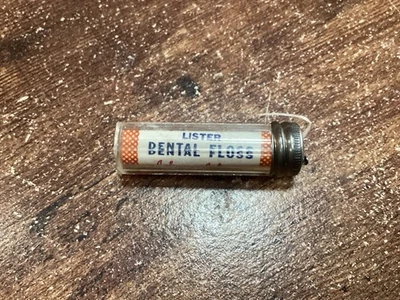 VTG JOHNSON & JOHNSON LISTER DENTAL FLOSS PLASTIC TUBE AND METAL CAP 12 Yards - Image 1 of 4