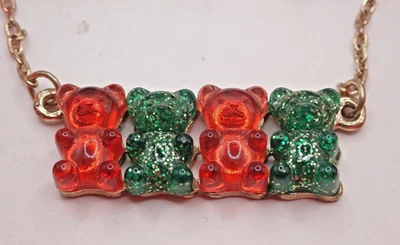 Colar de urso de goma Betsy Johnson, vermelho, cores verdes de Natal - Imagem 1 de 4