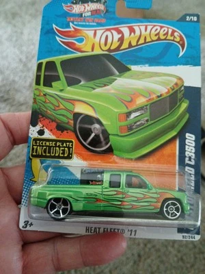 Hot Wheels Walmart Licença Exclusiva Personalizada C3500 Pickup Verde 2011 - Imagem 1 de 4